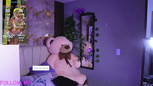 Snapshot of hannachris- chatting on 04/19/26, 02:11 hannachris- online show from 04/19/26, 02:11