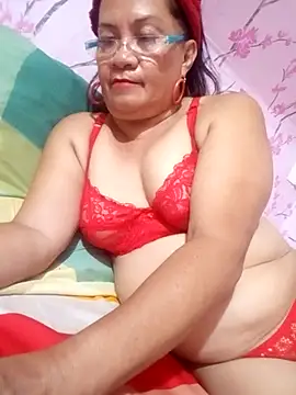 Snapshot of vickyhot1966 chatting on 09/20/25, 09:32 vickyhot1966 online show from 09/20/25, 09:32