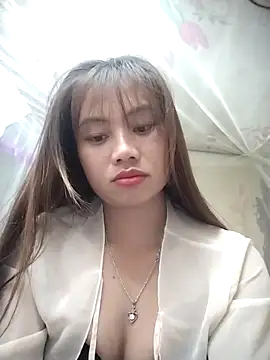 Snapshot of Dung-Thao19 chatting on 10/16/25, 11:28 Dung-Thao19 online show from 10/16/25, 11:28