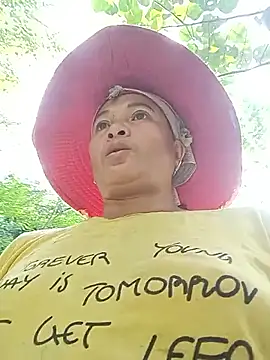 Love-Mama33 online show from 10/13/25, 01:49