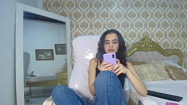 JessB  online show from 11/08/25, 07:56