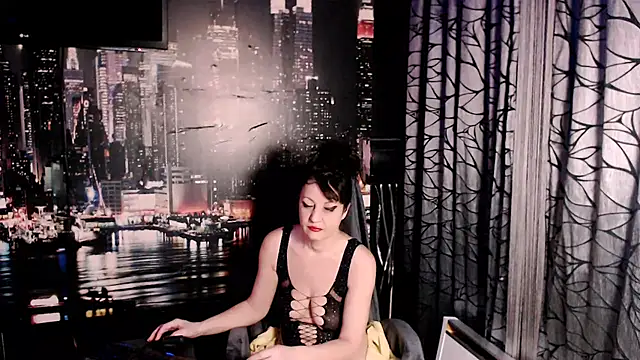 AMOURSWEET2025 online show from 11/19/25, 01:22