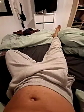 Yoaannn online show from 10/30/25, 03:57