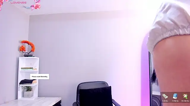 Emma  clark  online show from 09/12/25, 12:38