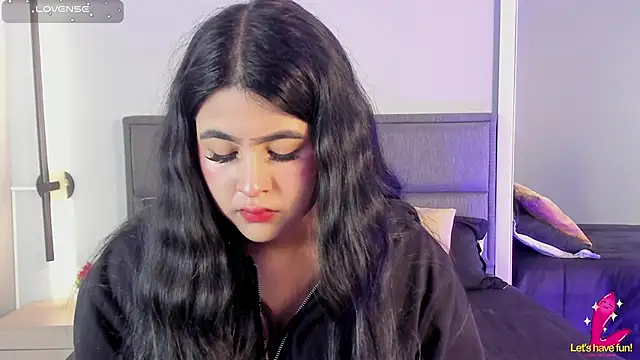 Emma  clark  online show from 10/10/25, 12:15