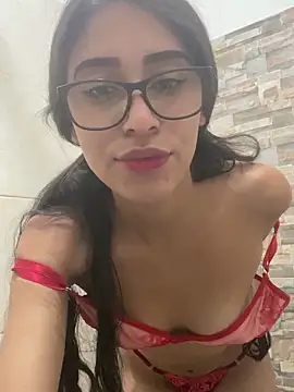 Snapshot of MiaRossel chatting on 09/10/25, 12:05 MiaRossel online show from 09/10/25, 12:05