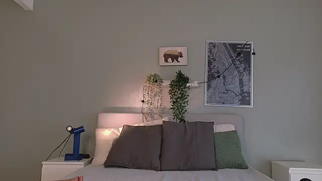 Snapshot of Nickifox__ chatting on 12/22/25, 07:33 Nickifox online show from 12/22/25, 07:33