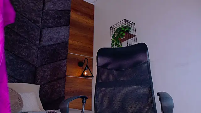 Snapshot of Nickifox__ chatting on 01/08/26, 07:38 Nickifox online show from 01/08/26, 07:38