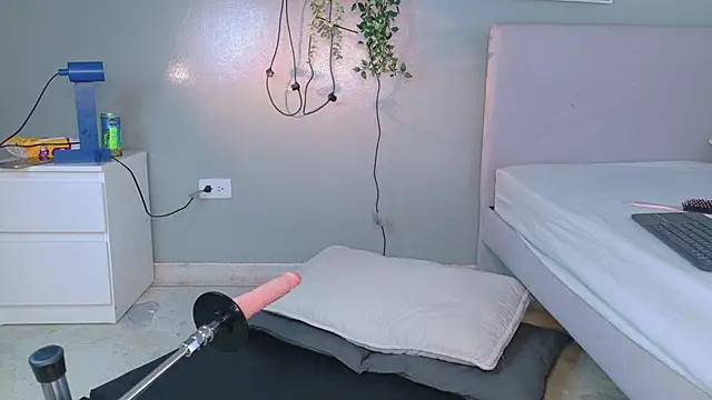 Snapshot of Nickifox__ chatting on 01/13/26, 09:20 Nickifox online show from 01/13/26, 09:20