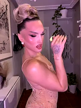 Snapshot of lacattiva chatting on 11/20/25, 05:12 lacattiva online show from 11/20/25, 05:12