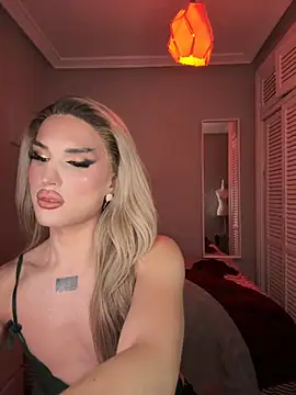 Snapshot of lacattiva chatting on 11/21/25, 06:17 lacattiva online show from 11/21/25, 06:17