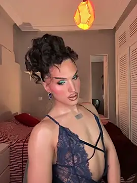 Snapshot of lacattiva chatting on 12/04/25, 09:23 lacattiva online show from 12/04/25, 09:23