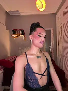 Snapshot of lacattiva chatting on 02/23/26, 01:03 lacattiva online show from 02/23/26, 01:03