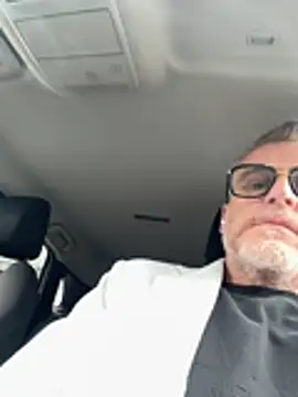 Axl hot online show from 05/04/26, 10:33