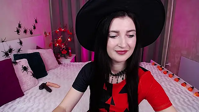 EvelinCuper online show from 10/31/25, 06:14