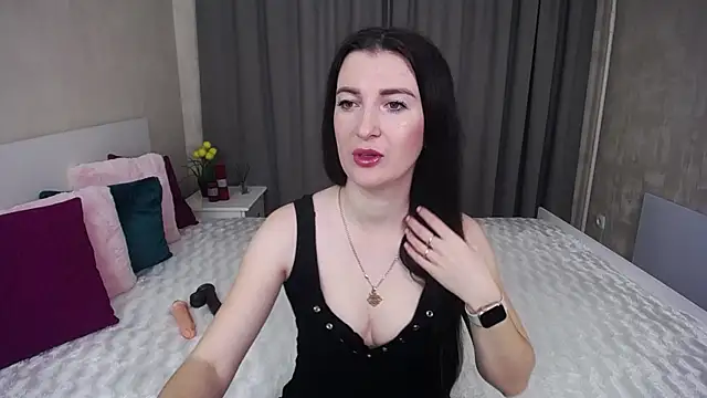 EvelinCuper online show from 11/18/25, 06:18