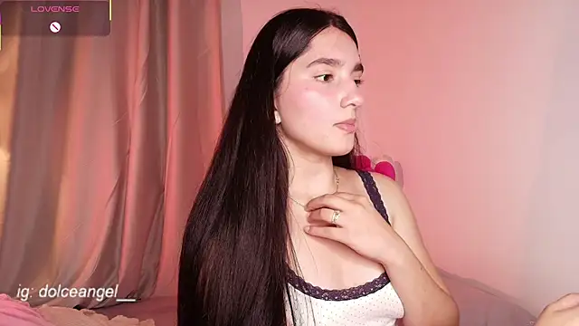 Snapshot of dulceangel__ chatting on 09/22/25, 04:25 dulceangel   online show from 09/22/25, 04:25
