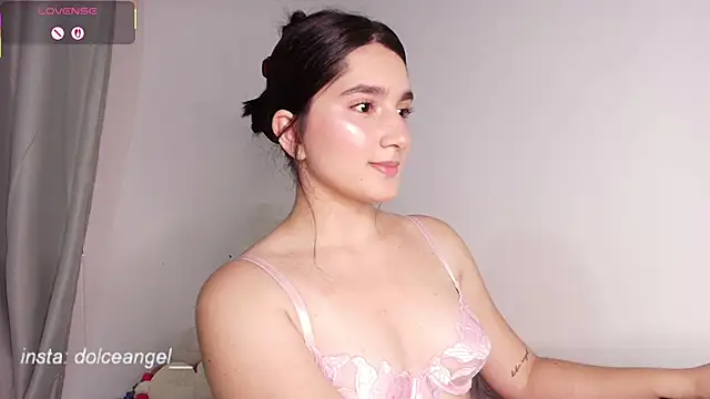 Snapshot of dulceangel__ chatting on 10/02/25, 10:28 dulceangel   online show from 10/02/25, 10:28