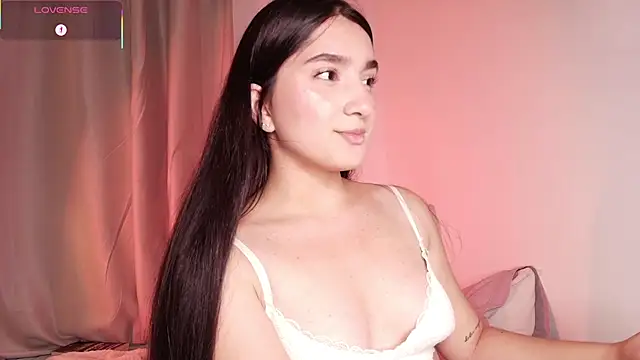 Snapshot of dulceangel__ chatting on 10/04/25, 11:47 dulceangel   online show from 10/04/25, 11:47