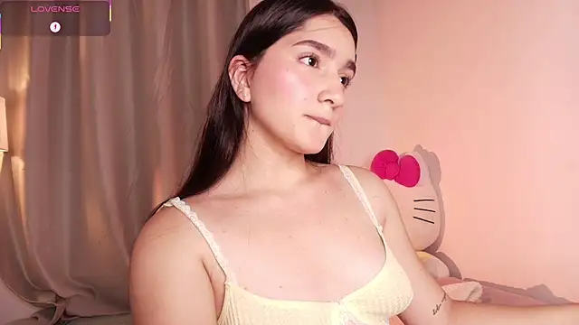 Snapshot of dulceangel__ chatting on 10/11/25, 02:22 dulceangel   online show from 10/11/25, 02:22