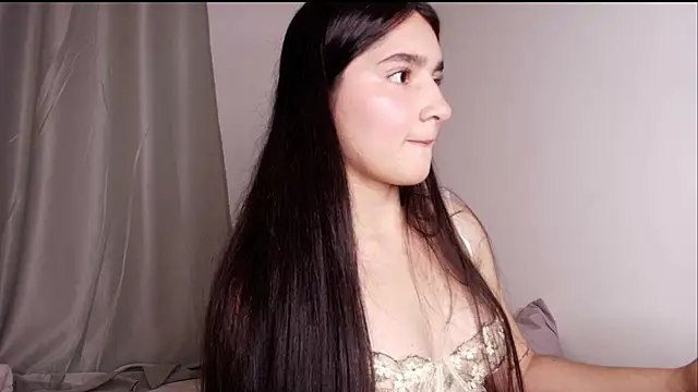 Snapshot of dulceangel__ chatting on 10/20/25, 04:02 dulceangel   online show from 10/20/25, 04:02