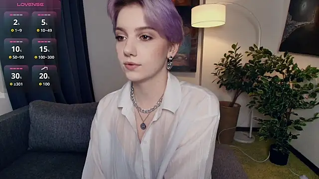 Snapshot of OdelynaAsp chatting on 12/18/25, 12:33 OdelynaAsp online show from 12/18/25, 12:33