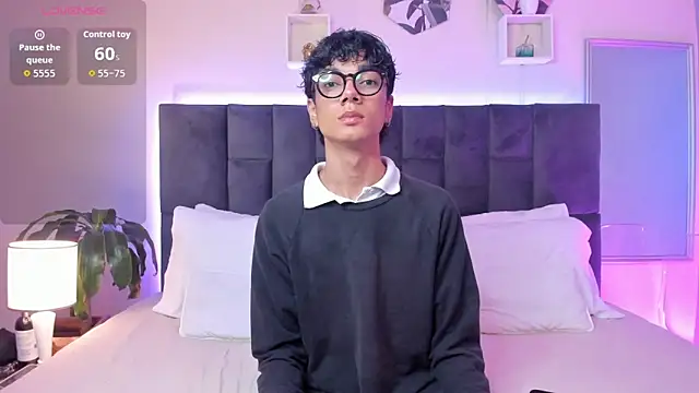 Snapshot of Phillicious__ chatting on 10/01/25, 09:10 Phillicious online show from 10/01/25, 09:10