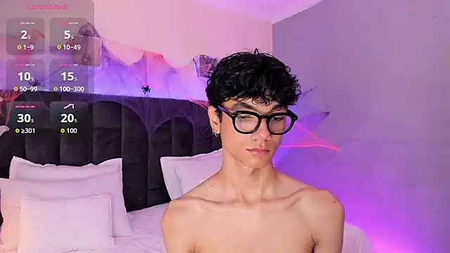 Snapshot of Phillicious__ chatting on 10/11/25, 09:13 Phillicious online show from 10/11/25, 09:13