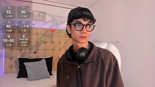 Snapshot of Phillicious__ chatting on 10/15/25, 12:00 Phillicious online show from 10/15/25, 12:00