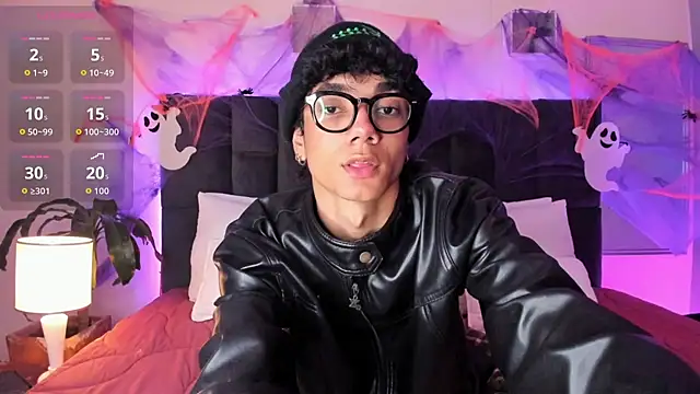 Snapshot of Phillicious__ chatting on 10/17/25, 12:14 Phillicious online show from 10/17/25, 12:14