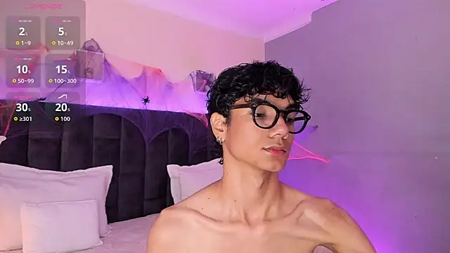 Snapshot of Phillicious__ chatting on 10/20/25, 09:04 Phillicious online show from 10/20/25, 09:04