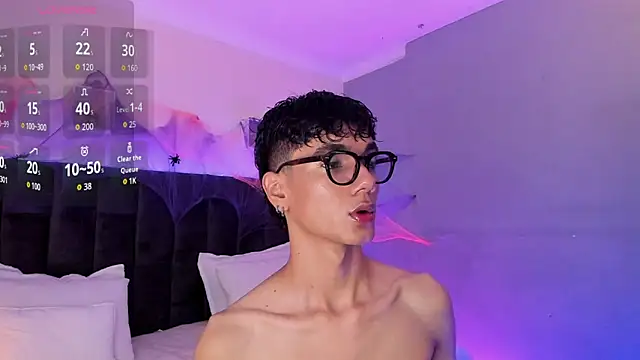 Snapshot of Phillicious__ chatting on 10/24/25, 09:55 Phillicious online show from 10/24/25, 09:55