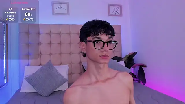 Snapshot of Phillicious__ chatting on 11/05/25, 05:51 Phillicious online show from 11/05/25, 05:51