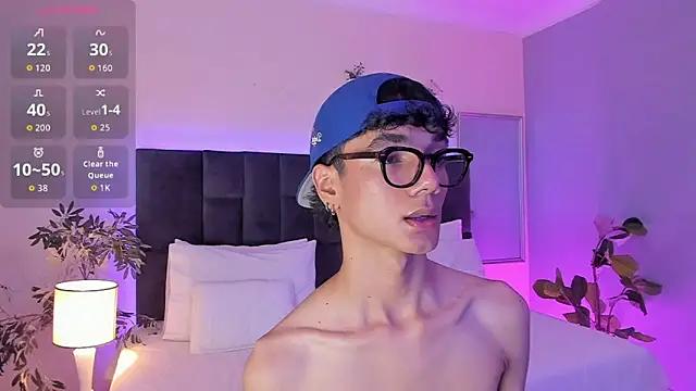 Snapshot of Phillicious__ chatting on 11/10/25, 09:36 Phillicious online show from 11/10/25, 09:36