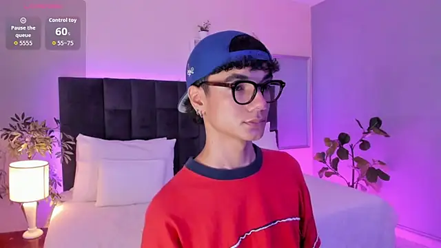 Snapshot of Phillicious__ chatting on 11/14/25, 09:35 Phillicious online show from 11/14/25, 09:35