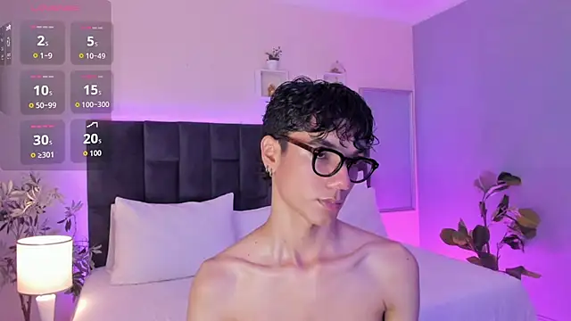 Snapshot of Phillicious__ chatting on 11/20/25, 10:42 Phillicious online show from 11/20/25, 10:42