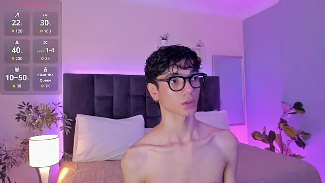 Snapshot of Phillicious__ chatting on 12/02/25, 09:43 Phillicious online show from 12/02/25, 09:43