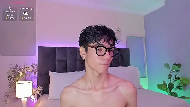 Snapshot of Phillicious__ chatting on 12/14/25, 08:24 Phillicious online show from 12/14/25, 08:24