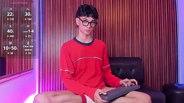 Snapshot of Phillicious__ chatting on 01/12/26, 11:43 Phillicious online show from 01/12/26, 11:43