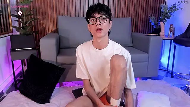 Snapshot of Phillicious__ chatting on 02/15/26, 10:17 Phillicious online show from 02/15/26, 10:17