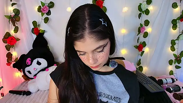 cutee andrea online show from 11/19/25, 02:22