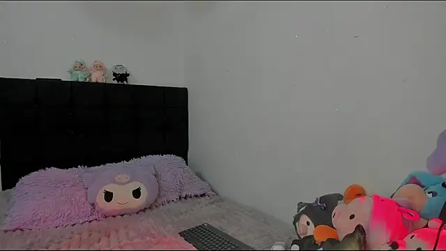 Snapshot of Tanit_Mora chatting on 09/17/25, 04:58 Tanit Mora online show from 09/17/25, 04:58