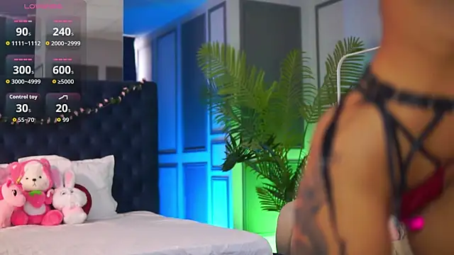 Snapshot of ZenyaNoir chatting on 02/13/26, 10:55 ZenyaNoir online show from 02/13/26, 10:55