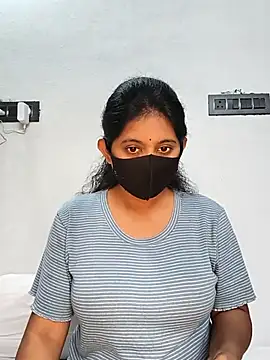 Snapshot of Your-Vedika chatting on 10/18/25, 08:15 Your-Vedika online show from 10/18/25, 08:15
