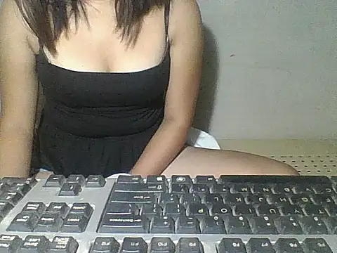 Snapshot of Skinny_PinayGirljust18 chatting on 04/18/26, 08:20 Skinny PinayGirljust18 online show from 04/18/26, 08:20