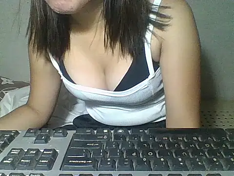 Snapshot of Skinny_PinayGirljust18 chatting on 04/19/26, 09:50 Skinny PinayGirljust18 online show from 04/19/26, 09:50