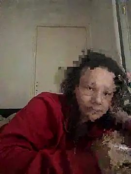 Snapshot of zeousseelphie chatting on 10/11/25, 12:04 zeousseelphie online show from 10/11/25, 12:04