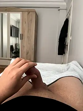 Snapshot of Erenn9972 chatting on 09/21/25, 12:51 Erenn9972 online show from 09/21/25, 12:51