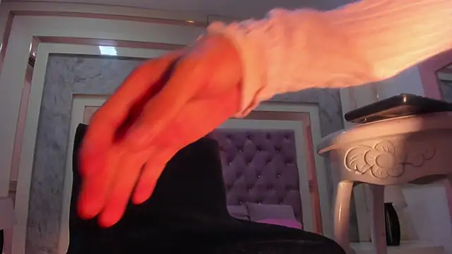 Snapshot of Xara_Blis chatting on 09/19/25, 04:47 Xara Blis online show from 09/19/25, 04:47