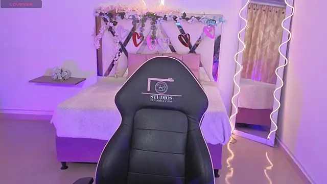 ZURY TAY online show from 10/16/25, 11:33